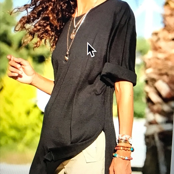 Black Side-Slit Crewneck Tunic by CCK Style Size XL (runs small fits like a med) - Picture 1 of 2